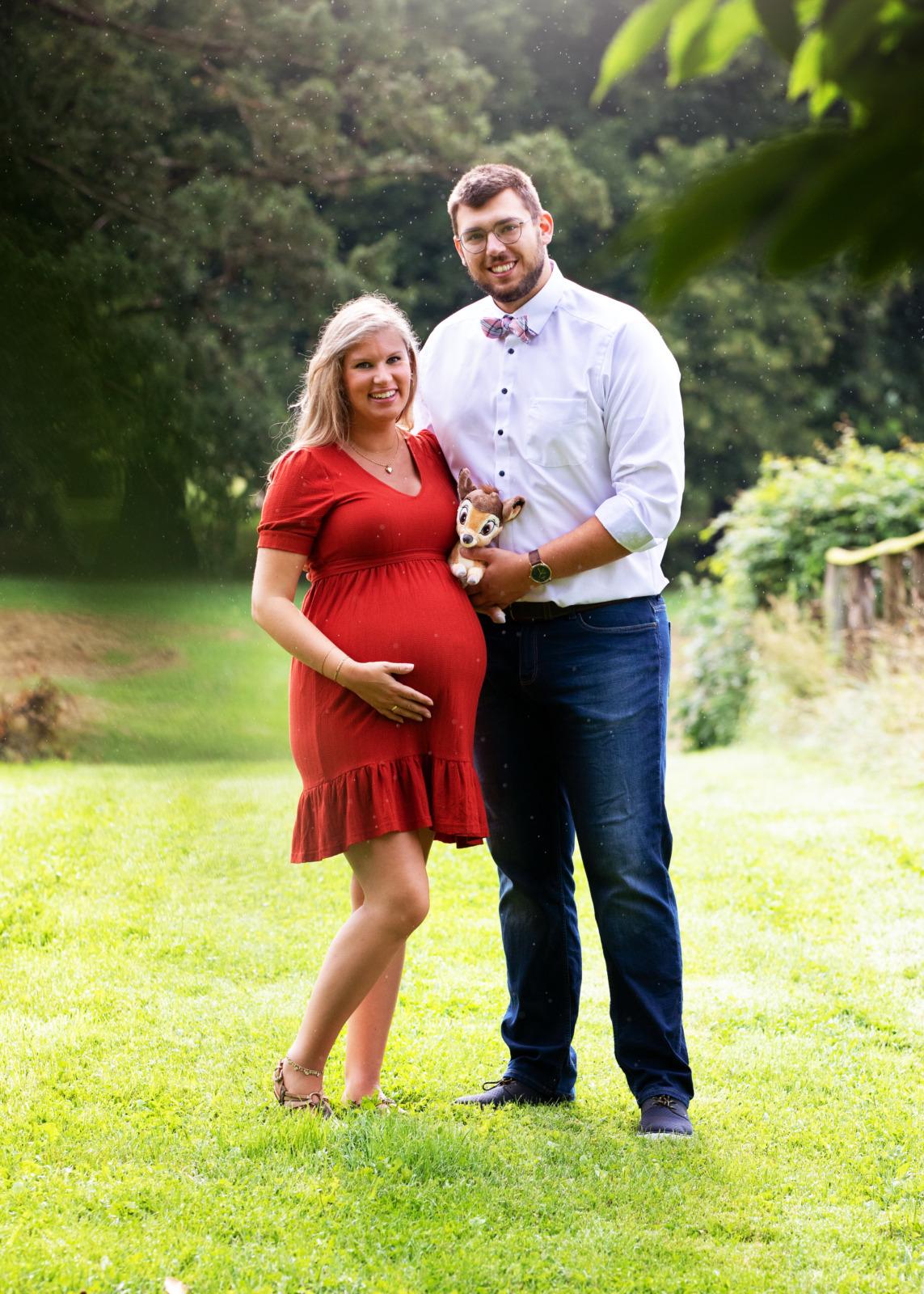 Schwangerschafts-Shooting im Freien